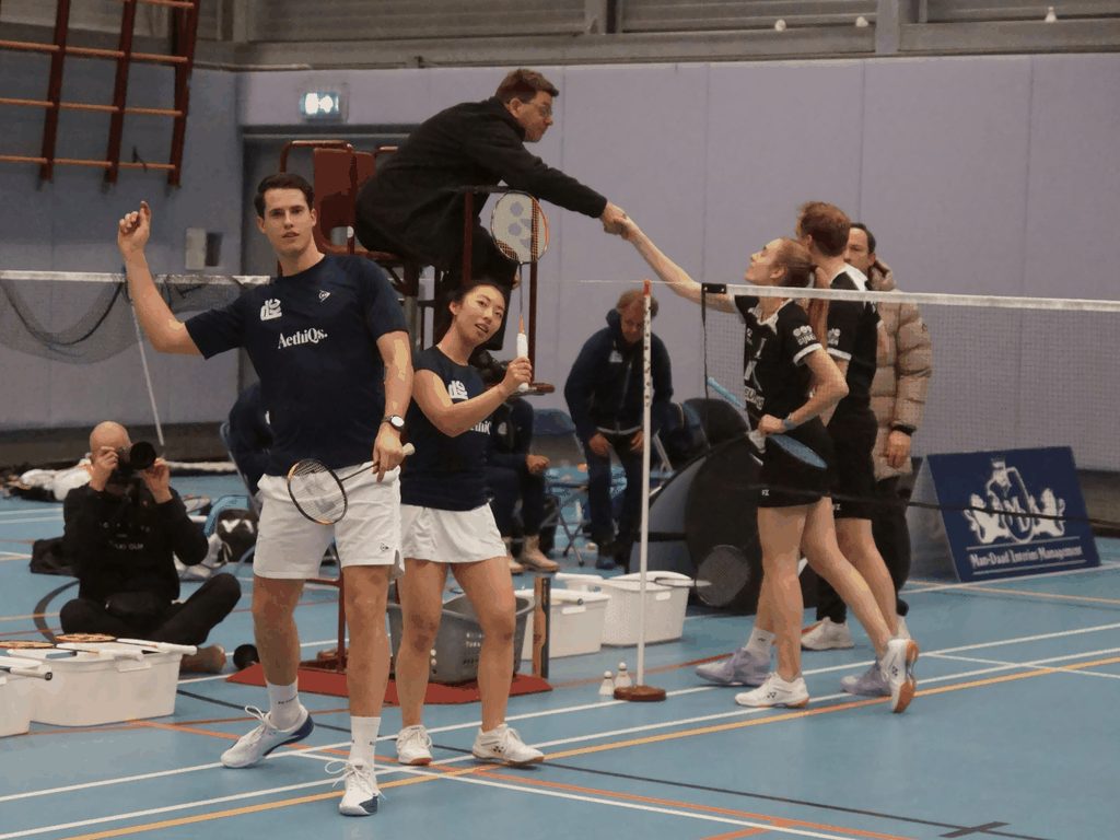 Zege op Paul Knip Keukens Roosterse BC